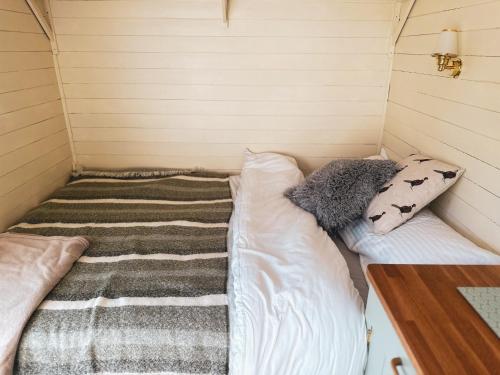 1 double bed