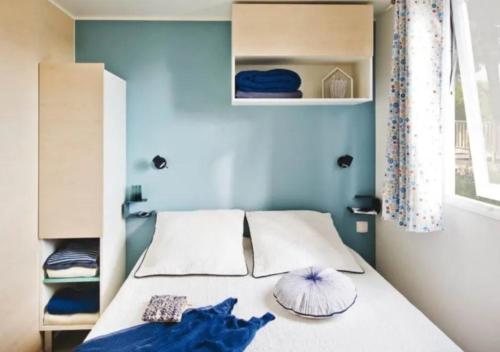 2 bedrooms, 5 beds