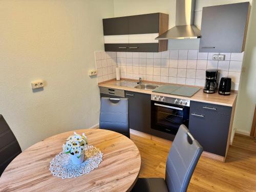 Konyha, Ferienwohnung Rote Spitzen der WAG in Altenburg