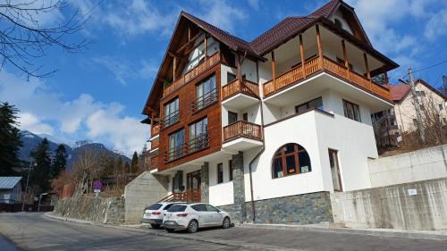 Nobila Sinaia in 錫納亞市中心