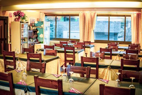 مطعم, Hotel Sucara in لا كورتنادا