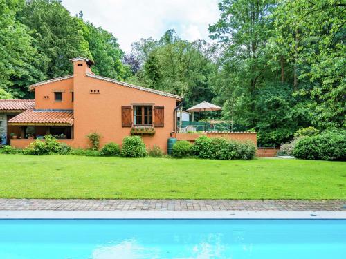 Cosy and snug holiday home with joint swimming pool