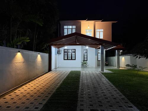 Ocean Crest Villa Matara – khách sạn tại Walgama