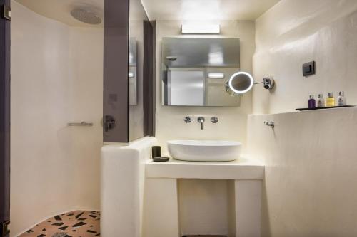 Sunset Hotel - image 32