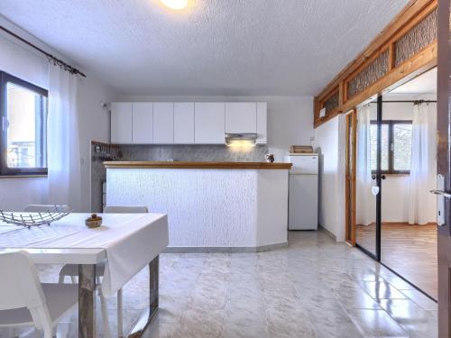 Holiday Home Majoli by Interhome in 薩維舍亞