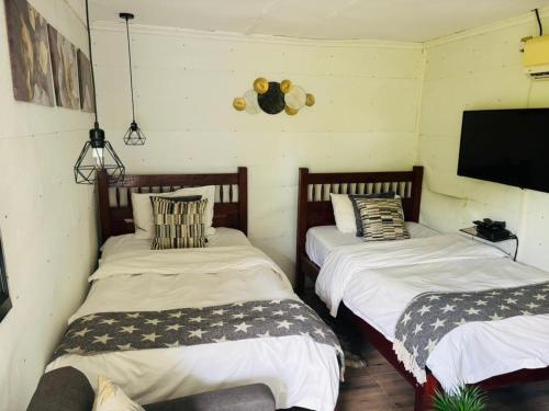 设施服务, Cabin in The Garden – Kwekwe - 2369 in 密德兰