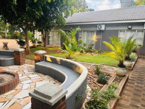 设施服务, Cabin in The Garden – Kwekwe - 2369 in 密德兰