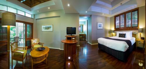 Green Isly resort (Green Island Resort) in Isla Verde