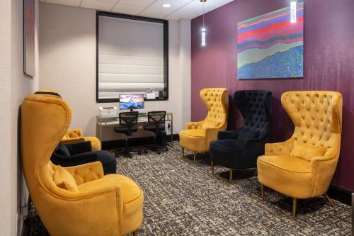 Lobby, Ramada by Wyndham Jersey City in Jersey City (NJ)