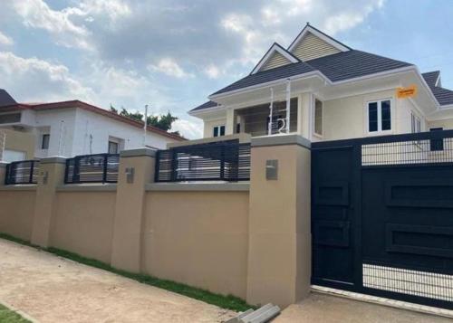 The Continental Suites Lekki - Highly Secured with 24hrs Power – khách sạn tại Lekki Penninsula II