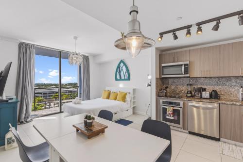 Modern Studio in Downtown Doral – khách sạn tại Doral