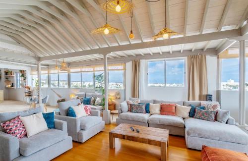 Ocean View Penthouse - Central Location - 100m to the Beach 4