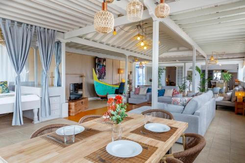 Ocean View Penthouse - Central Location - 100m to the Beach 5