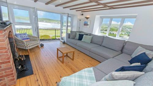 Seadmed, Stables - BEST Sea views in Croyde Sleeps 8 in Croyde