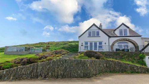 Seadmed, Stables - BEST Sea views in Croyde Sleeps 8 in Croyde