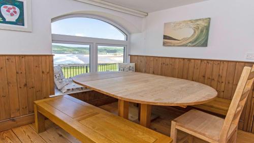 Seadmed, Stables - BEST Sea views in Croyde Sleeps 8 in Croyde