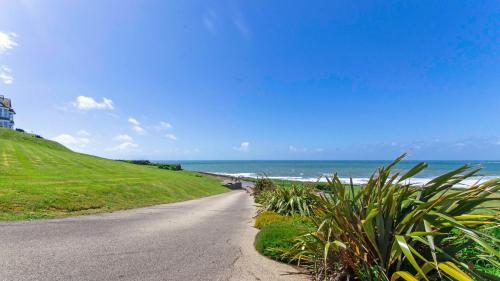 Seadmed, Stables - BEST Sea views in Croyde Sleeps 8 in Croyde