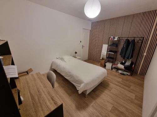 Chambre pour fille uniquement - Pension de famille - Pessac