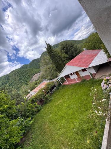 Acogedora casa con vistas a las montañas y al Cristo