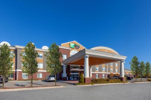 Holiday Inn Express Hotel & Suites Woodhaven an IHG Hotel - image 43