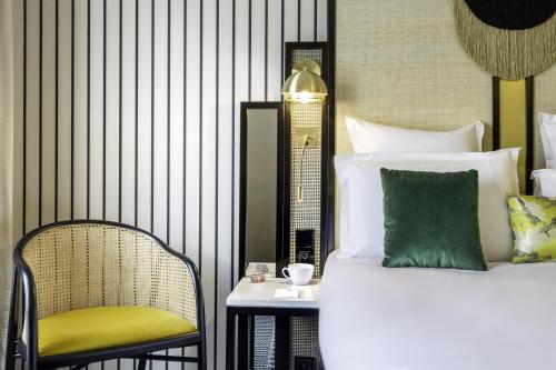 room detail thumbnail 1