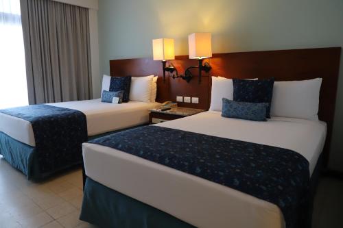 2 double beds
