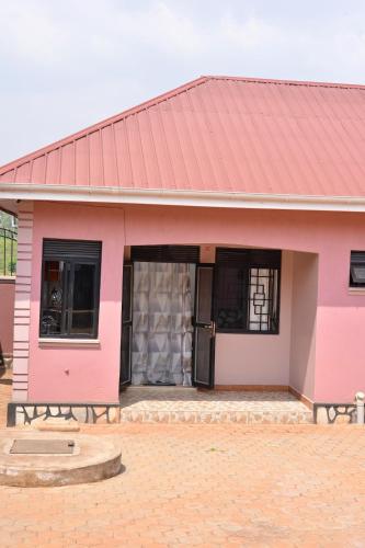 Peryn Suites in Hoima
