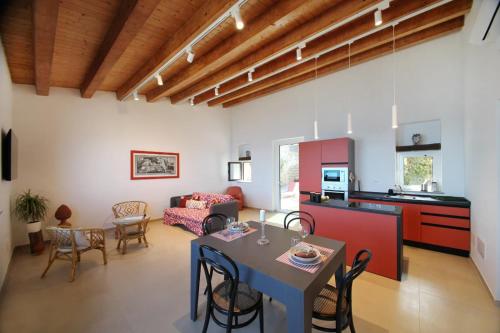 Relais Villa Giovanna - by the sea with garden in Caronia (Sicily)