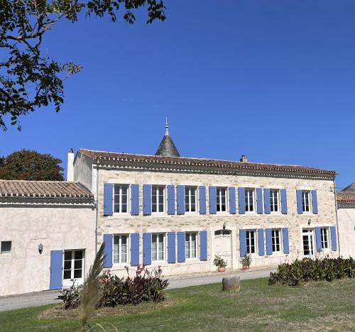 Domaine de Lanis - Chambres d'hotes avec parc et piscine - Castelnaudary