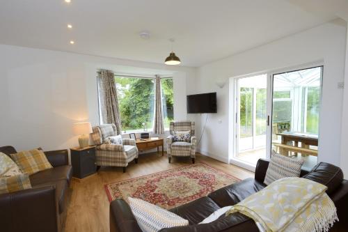 Зручності, Whisperwood in Carrick