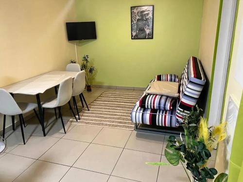 Charmant appartement avec terrasse à Sainte-Rose 60 m² - image 14