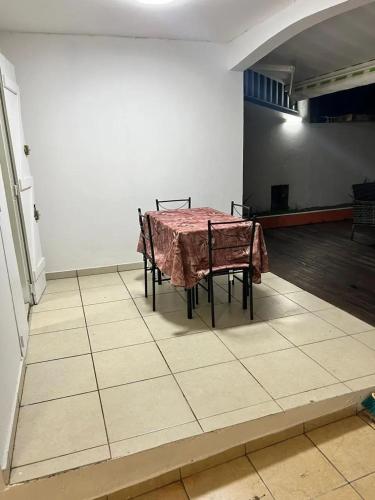 Charmant appartement avec terrasse à Sainte-Rose 60 m² - image 6