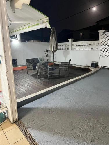 Charmant appartement avec terrasse à Sainte-Rose 60 m² - image 3