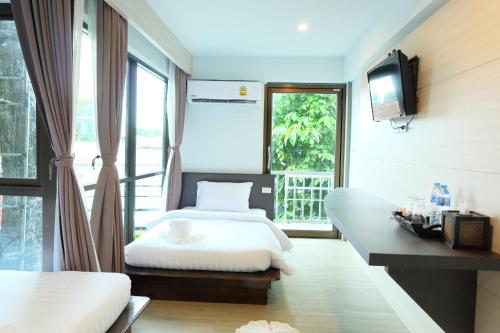 Camera twin, balcone