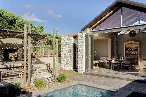 Two Luxury Cabins in Romansbaai Beach & Fynbos Estate - With Inverter in Birkenhead