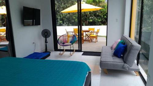 Casa moderna con piscina, jacuzzi , Baño turco y salon de juegos a 2 horas y media de Bogota (Casa moderna con piscina, jacuzzi , Bano turco y salon de juegos a 2 horas y media de Bogota) in San Juan de Rioseco