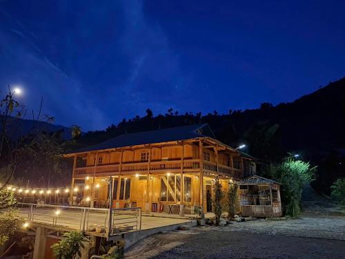 Blue home in Poum Ban