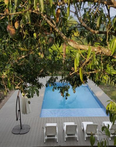 Casa moderna con piscina, jacuzzi , Baño turco y salon de juegos a 2 horas y media de Bogota (Casa moderna con piscina, jacuzzi , Bano turco y salon de juegos a 2 horas y media de Bogota) in San Juan de Rioseco