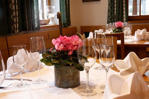 Hotel Gasthof Neuwirt in 霍爾茨基興