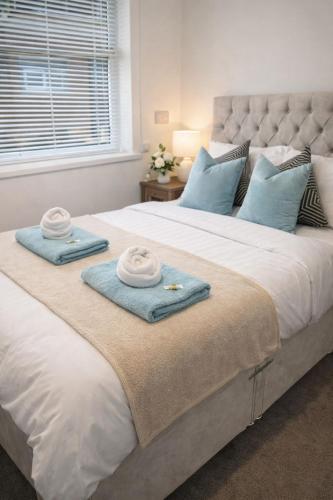 Large 4 bedroom house for Contractors, Large groups or Retreat sleeps 8 people in Durham - NO Smokin in Chester-le-Street