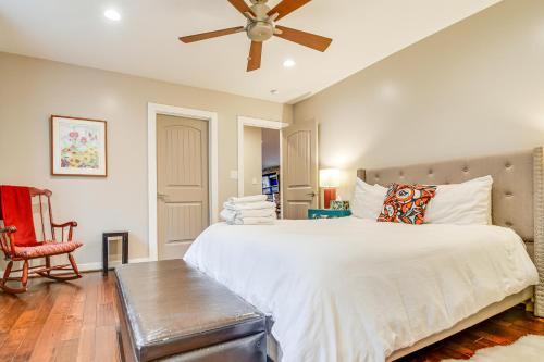 Chic and Central Downtown Duplex 1 Mi to Duke! - image 25