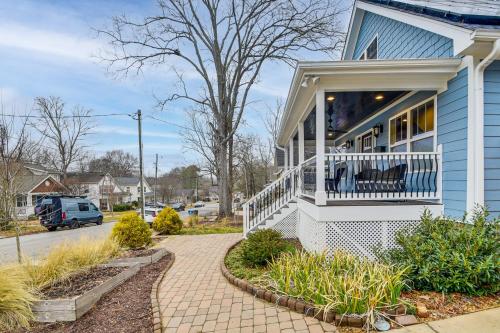Chic and Central Downtown Duplex 1 Mi to Duke! - image 38