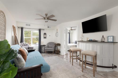 3 Mi to Miramar Beach! Chic Condo w/ Pool Access – khách sạn tại Sandestin