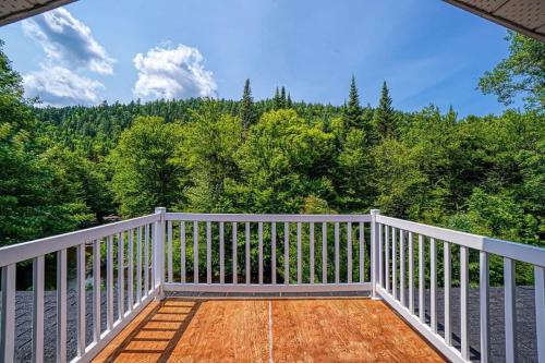 LeSerein, 3 Chambres, spa, bord de rivière. (LeSerein, 3 Chambres, spa, bord de riviere.) in St Zenon (QC)