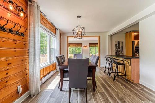 LeSerein, 3 Chambres, spa, bord de rivière. (LeSerein, 3 Chambres, spa, bord de riviere.) in St Zenon (QC)
