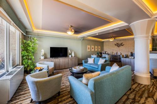 Reges Oceanfront Resort 2