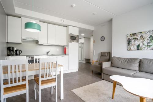 Kitchen, Sivulantie 4 105 by Holiday in Lapland in Akaslompolo