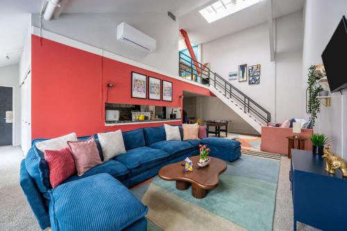 Spacious Downtown Penthouse Vintage, Gym & Balcony #3 near 311 South Wacker Drive Chicago