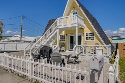 Walk to Beach: 3BR w/ Fire Pit & Plenty of Parking photo 2