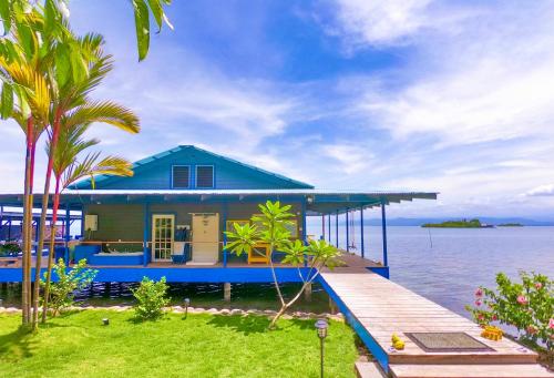 Hacienda Del Mar Confortable Villa Over the Water in Punta Laurel